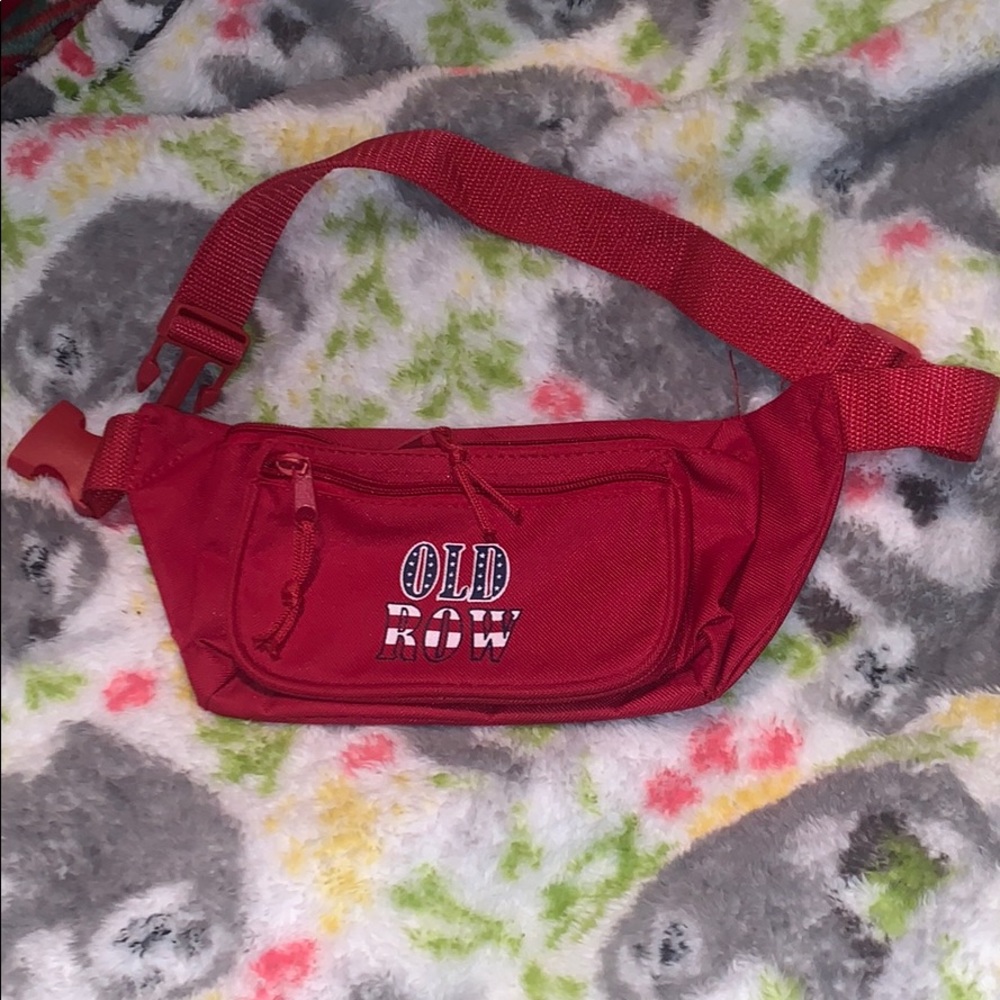 Old toe fanny pack